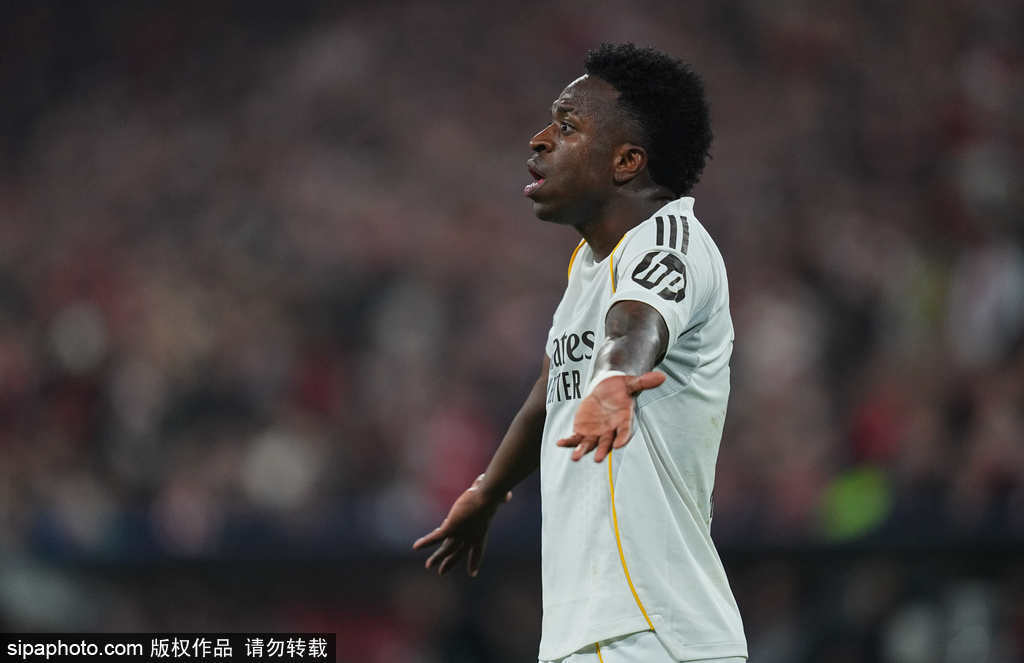 内讧?维尼修斯不传球贝林厄姆抱怨 小熊回怼:闭嘴吧!